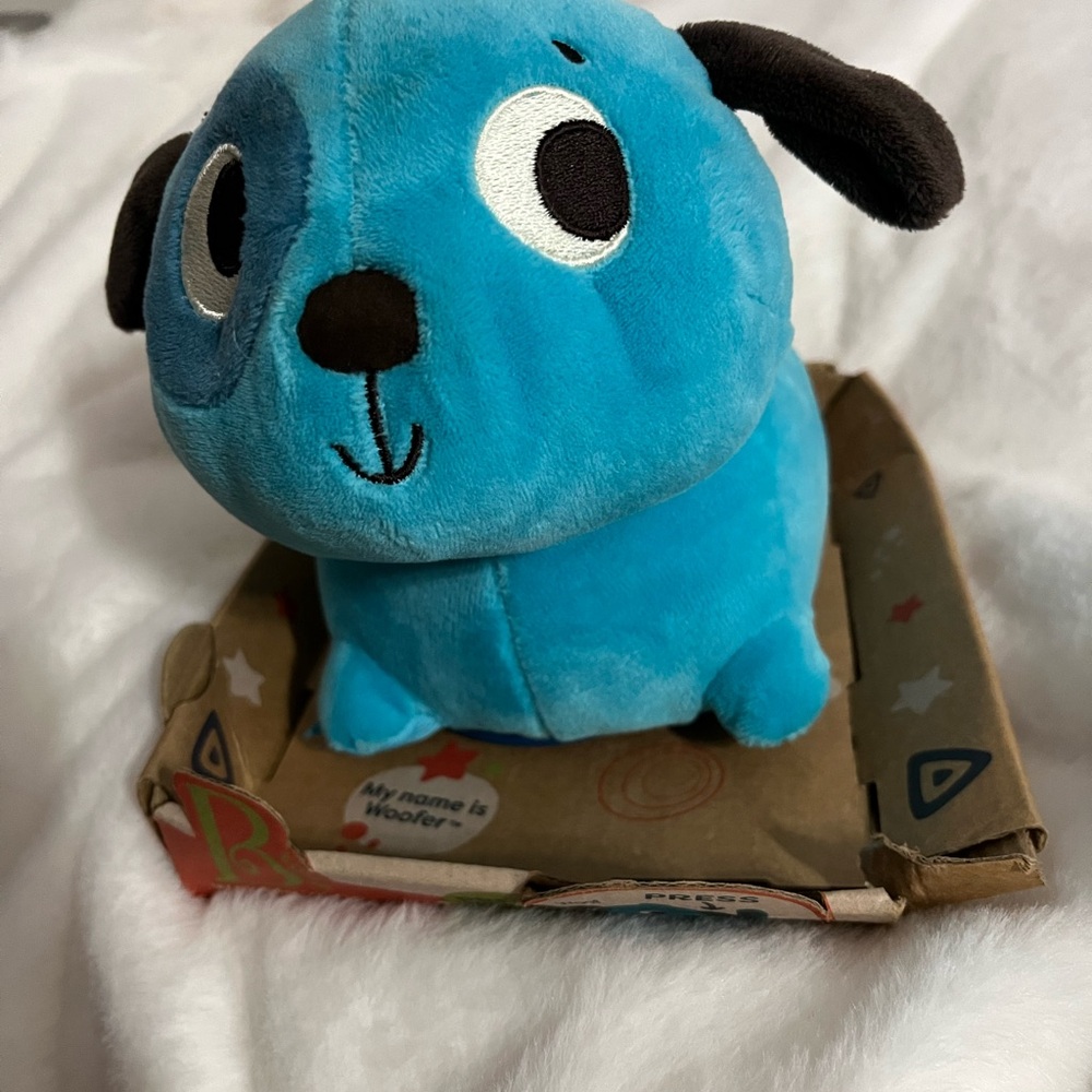 Btoys Wobble ’N’ Go Interactive Plush Dog – Blue – Kids Toy